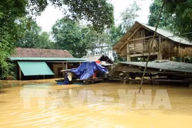 Tout le pays se mobilise pour réparer des dégâts liés aux crues au Centre