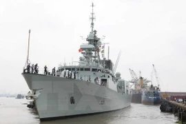 Un navire de la Marine royale canadienne en visite à Ho Chi Minh-Ville