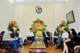 Visite de travail de journalistes vietnamiens en Chine