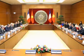 Entretien entre les présidents des AN vietnamienne et française