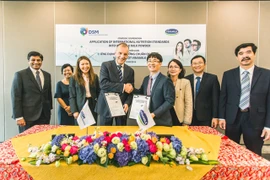 Signature d'un accord de coopération stratégique entre Vinamilk et le groupe suisse DSM