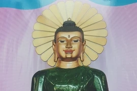 Thai Nguyên : présentation au public du Bouddha de Jade pour la paix universelle