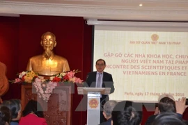 Rencontre entre scientifiques et experts vietnamiens en France