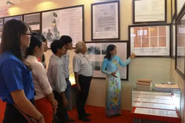 Exposition de cartes et d'archives sur Hoang Sa et Truong Sa à Binh Phuoc
