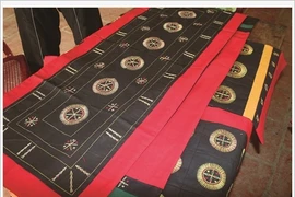 Tissage de brocatelle, le passé retrouvé