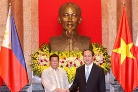 Le président philippin en visite officielle au Vietnam