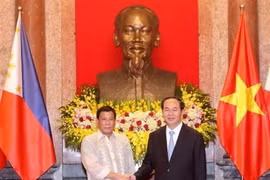 Le président philippin en visite officielle au Vietnam