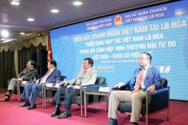 Le vice-PM Trinh Dinh Dung au Forum des hommes d’affaires vietnamiens en Russie