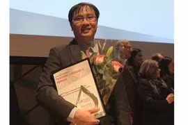 Un jeune docteur vietnamien honoré en Australie