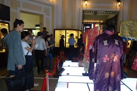 Exposition de tenues de Cour de la dynastie des Nguyên