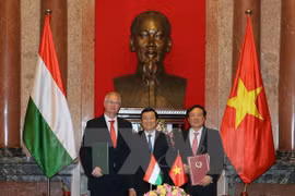 Vietnam et Hongrie signent un accord d'assistance juridique en matière pénale