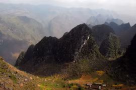 Développement touristique du plateau calcaire de Dông Van