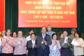 Des dirigeants participent à la fête de grande union nationale à Hanoï