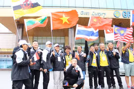 Arrivée de la course automobile internationale Chine-ASEAN (CAITA) en Indonésie