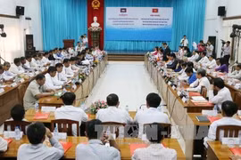 Renforcement des échanges populaires entre An Giang (Vietnam) et Takeo et Kandal (Cambodge)