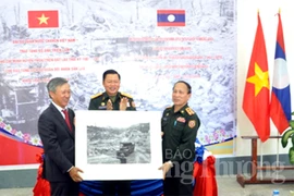 Le Vietnam offre 100 photos et cartes sur la Piste Hô Chi Minh au Laos