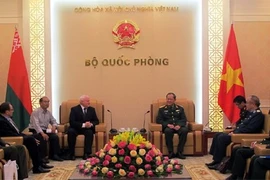 Le Vietnam et la Biélorussie promeuvent la coopération dans les technologies militaires