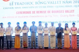 Bourses Vallet remises à des élèves et étudiants talentueux du Centre