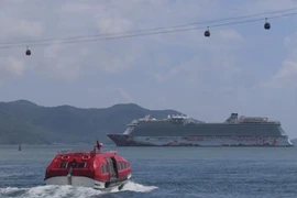 2.000 croisiéristes étrangers visitent la baie de Nha Trang