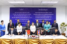 Vietnam et Laos renforcent la coopération dans les sciences