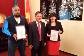 Le Prix national vietnamien de l’information pour l'étranger décerné à des journalistes algériens