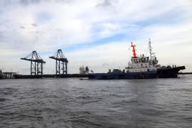 Sauvetage d'un cargo bloqué au large de Vung Tau