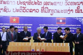 Plus de volumes des "Oeuvres complètes du Président Ho Chi Minh" traduites en laotien