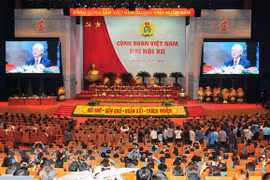 Grande séance du 12e congrès syndical national du Vietnam