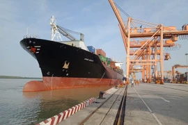 Hai Phong accueille le plus gros porte-conteneurs