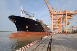Hai Phong accueille le plus gros porte-conteneurs