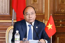 Le PM Nguyên Xuân Phuc à la conférence de presse conjointe sur le 10ème sommet Mékong-Japon