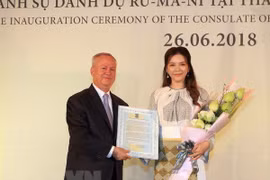Ly Nha Ky est nommée consul honoraire de la Roumanie à HCM-Ville 