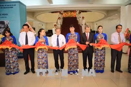 Thua Thien-Hue : exposition "Le Président Ho Chi Minh et des amis européens"