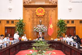 Nguyên Xuân Phuc travaille avec des responsables de Thua Thiên-Hue