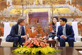 Hanoi intensifie la coopération avec la Suède dans le transport public 