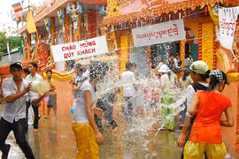 Félicitations aux Khmers à l'occasion de la fête Chol Chnam Thmay