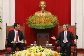 Nguyen Van Binh travaille avec des représentants de Facebook, Apple et Coca Cola