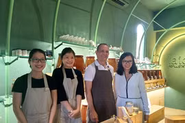 Inauguration de la 1re station de recharge au Vietnam pour un mode de vie écologique