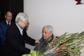 Voeux pour le 102ème anniversaire de l’ancien secrétaire général du Parti Do Muoi