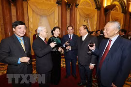 Rencontre d’anciens dirigeants à l’occasion du Nouvel an lunaire