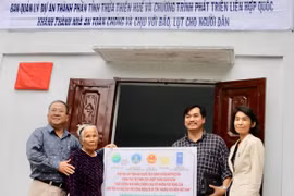 Le PNUD remet une centaine de maisons résistantes aux crues à Thua Thiên-Huê