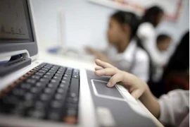 Pour mieux protéger les enfants contre les risques liés aux réseaux sociaux