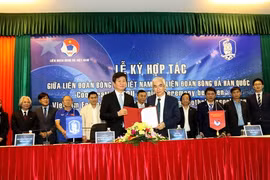 Vietnam et République de Corée coopèrent dans le football