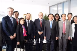 Une délégation du Parti communiste du Vietnam en visite de travail en Suisse