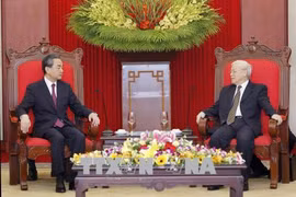 Le Vietnam prend en haute considération les relations avec la Chine