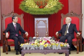 Le Vietnam prend en haute considération les relations avec la Chine