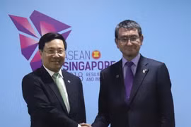 Le vice-PM Pham Binh Minh rencontre des chefs de la diplomatie japonaise et iranienne