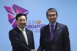 Le vice-PM Pham Binh Minh rencontre des chefs de la diplomatie japonaise et iranienne
