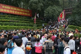Tet : un million de personnes ont afflué aux Temples des rois Hung