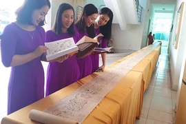 Réception du certificat de l’UNESCO concernant « Hoàng Hoa Sứ Trình Đồ »
